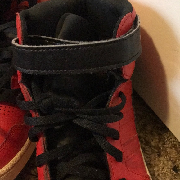 Shoes - Picture 3 of 6